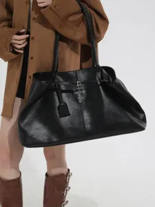 Black oil-wax leather large capacity tote bag, casual commuter single-shoulder underarm bag.