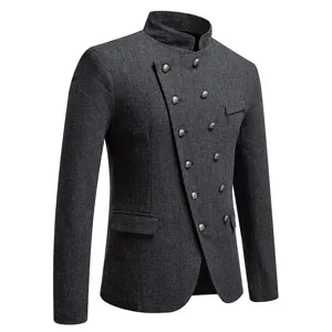 Blazer de hombre gris oscuro slim fit cuello mao cruzado detalle de la chaqueta.