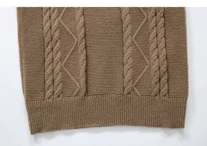 Detail pull maille torsadee homme marron, texture vetement tricot hiver chaud decontracte.