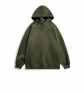 Sweat a capuche decontracte streetwear homme en sudeine vert olive avec poche kangourou.