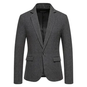 Blazer casual in lana a quadri da uomo, dettagli della giacca da abito vintage.