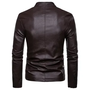 Blouson similicuir marron foncé homme col montant, veste moto ajustée élégante pour l'automne.