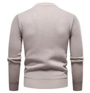 Rückansicht Details von Herren lässigen Strick Pullover Rundhalsausschnitt dick warm.