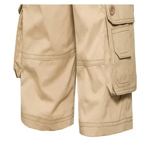 Herren khaki Cargo-Shorts Detailansicht, Multi-Pocket taktisches Design, robust.