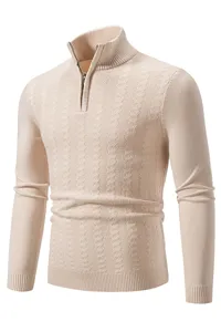 Pull en tricot slim casual pour homme avec col montant zippé et motif jacquard texturé.