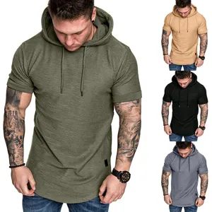 Detailansicht des Herren Kurzarm Kapuzenshirts mit Kordelzug und abgerundetem Saum.