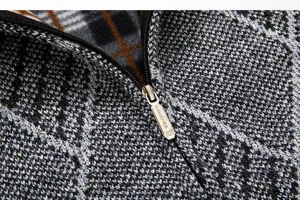 Détail de fermeture éclair de gilet pull en tricot pour homme, texture de qualité.