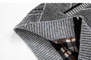Vue de détail du gilet en tricot pour homme avec fermeture éclair et doublure polaire.