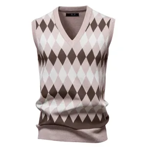 Men's vintage argyle V-neck knit sweater vest, casual sleeveless pullover top for autumn.