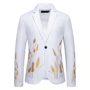 Giacca blazer bianca da uomo con elegante stampa di grano dorato per eventi di moda.