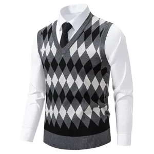 Men's classic argyle V-neck knit sweater vest, stylish pullover sleeveless knitwear for autumn.