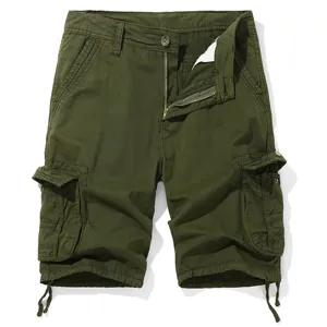 Men's military green cargo shorts with multiple pockets, casual loose fit five-point trousers.