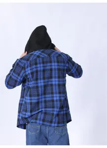 Camicia giacca in flanella a quadri con cappuccio manica lunga uomo, design blu e nero.