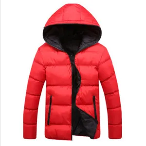 Giacca invernale casual da uomo imbottita con cappuccio bicolore e tasche con zip.