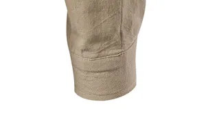 Heren casual katoen linnen hemd lange mouw manchet detail khaki kleur minimalisme stijl