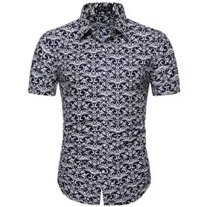 Herren Sommer Kurzarm Freizeithemd mit stilvollem blau-weißem Barock-Druckmuster.