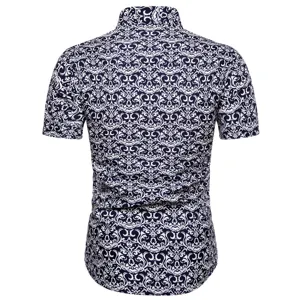 Herren Kurzarm Freizeithemd mit filigranem blau-weißen Barock Muster Sommer Oberteil.