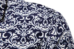 Detailaufnahme der Herren Vintage Barock Blumenmuster Hemd Schulter mit feiner Textur.