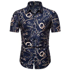 Herren Kurzarm Freizeithemd mit Goldkette Barock Print, stilvolles sommerliches Button-Down Oberteil.