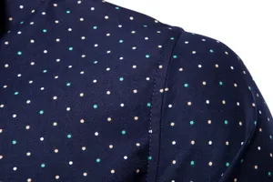 Herren Freizeit Kurzarmhemd Stoff Detailansicht, stilvolle gepunktete Print Textur.