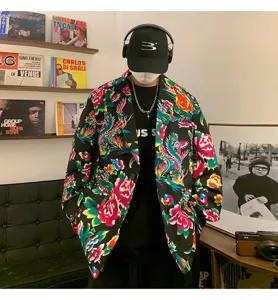 Men's retro floral print suit jacket, casual loose outerwear for spring and autumn wear.