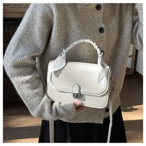 Minimalist women handbag stylish solid color shoulder crossbody bag for daily fashion wear