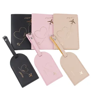 PU Leder Passhülle und Kofferanhänger Set mit niedlichem Herz Reise Design für Urlaub.