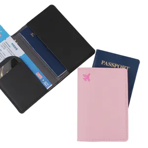Leder Reisepasshülle und Reisedokumenten Organizer Set mit niedlichem Stickerei Design.