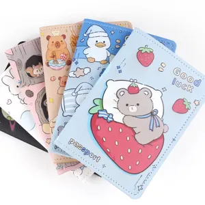 Bonita funda de pasaporte de piel sintética con estampados de animales, elegante tarjetero.