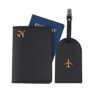 Schwarzes Leder Reisepass Huelle und Kofferanhaenger Set mit goldenem Flugzeug Emblem Zubehoer