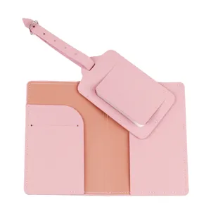 Rosa PU Leder Reisepasshülle und Gepäckanhänger Set, Detailansicht mit Fächern und Riemen.