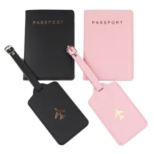 PU Leder Reisepasshülle und Kofferanhänger Set Detail, schwarze und rosa Reiseaccessoires.