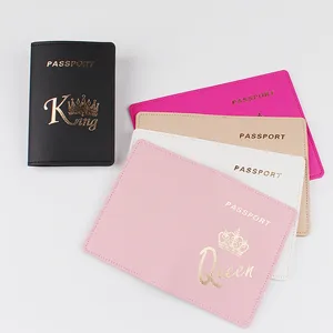 Funda protectora de pasaporte de cuero PU viaje multi color king queen corona diseño