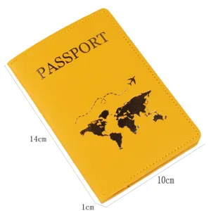 Gelber PU Leder Reisepass Hülle Cover mit Weltkarte Reisedesign und Massen Details.