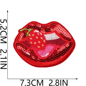 Patch brodé lèvres fraise à sequins, accessoire de réparation de vêtements DIY brillant.