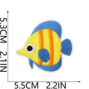 Buntes tropisches Fisch besticktes Stoffabzeichen für Kleidung DIY, 5.3x5.5cm Größe.