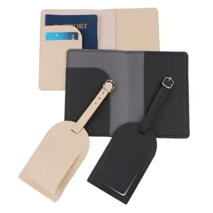 Set copri passaporto e etichetta valigia in pelle PU con tasche per carte nei colori.