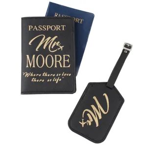 Conjunto de funda para pasaporte y etiqueta de maleta en cuero PU con estampado.
