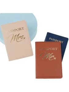 Set copri passaporto in pelle PU, elegante porta passaporto di coppia con stampa oro.