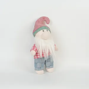 Weihnachten Wichtel Plüschtier mit rot grünem Hut Pullover Jeans festliche Deko Geschenk