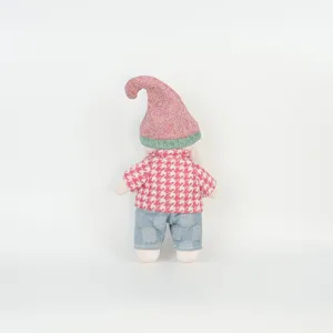 Detailansicht der Weihnachtswichtel-Plüschfigur von hinten mit glitzerndem Hut und süßem Outfit.
