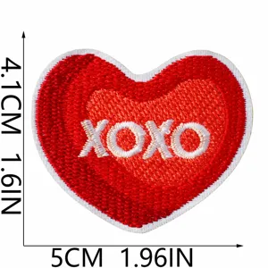 Rotes Herz bestickter Aufnäher mit XOXO Text DIY Kleidung Jacke Reparatur Abzeichen