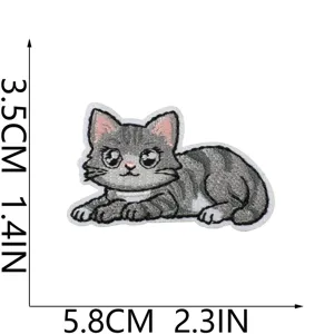 Süßer grauer Katzen bestickter Aufnäher für DIY Kleidung und Taschen Dekoration, 3.5x5.8cm