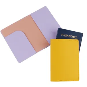 Copertina passaporto in pelle PU colorata astuccio organizer documenti da viaggio utile e chic