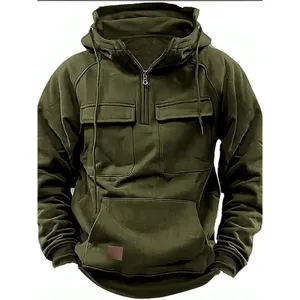 Herren taktischer olivgrüner Hoodie mit mehreren Taschen, Halbzipper und lässiger Passform.
