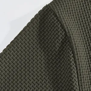 Armeegrünes strukturiertes Eisseide-Schnelltrocknend-T-Shirt Stoffdetail, atmungsaktives Top.