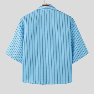 Herren hellblau kurzarm gestreiftes Freizeitshirt, lose Passform Sommer Button Down.