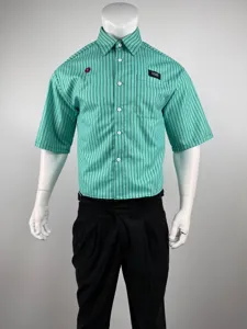 Herren gestreiftes Kurzarm Hemd Freizeit Knopfleiste Shirt mit bestickter Tasche Etikett.