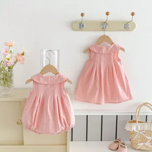 Conjunto de vestido y mameluco sin mangas rosa para niña detalle, lindo conjunto de verano.