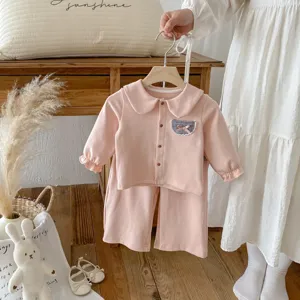 Schönes rosa Herbst zweiteiliges Set für kleine Mädchen Langarmhemd und lange Hosen